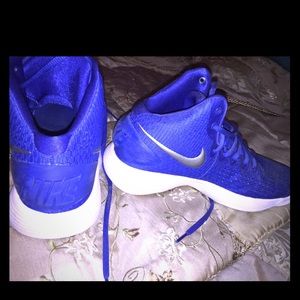Low top Nike basketball shoes